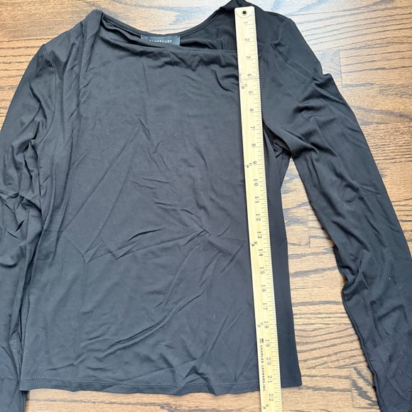 NWT Sanctuary Women’s Black Asymmetrical Long Sleeve Top - size medium - Picture 7 of 9